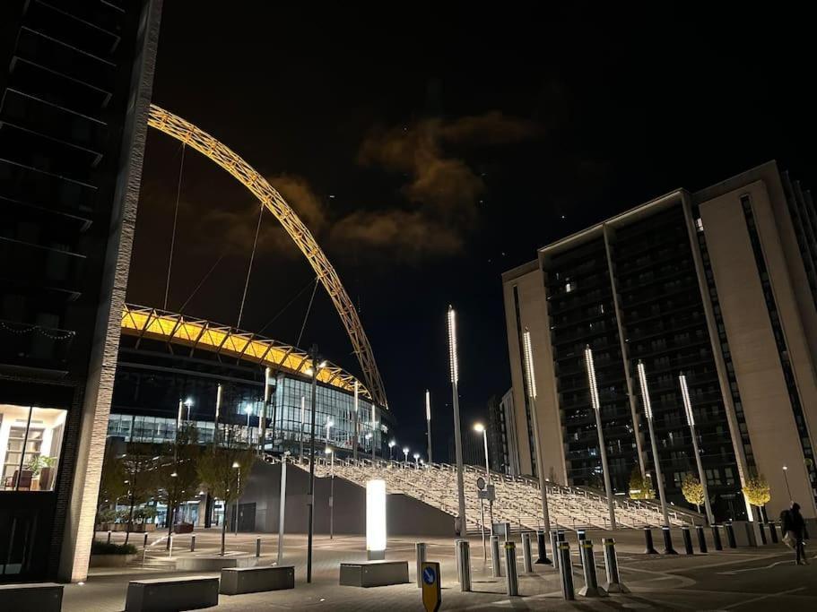 Beautiful Stay In Central Wembley London Exterior photo